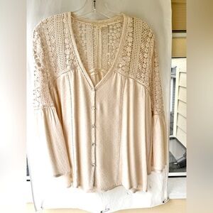 Love Stitch crochet lace top